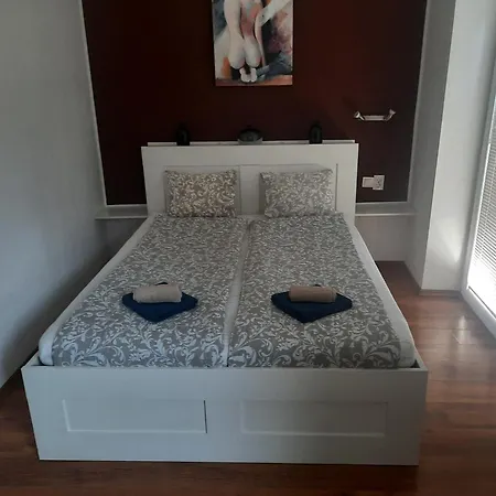 Cathlyn Apartmán *
